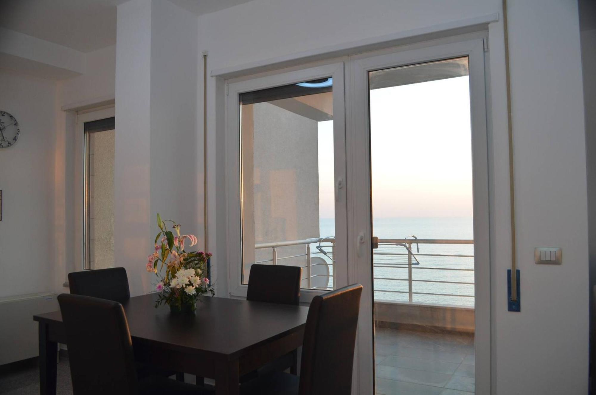 Home Sweet Home By The Sea - 060 Durrës Extérieur photo